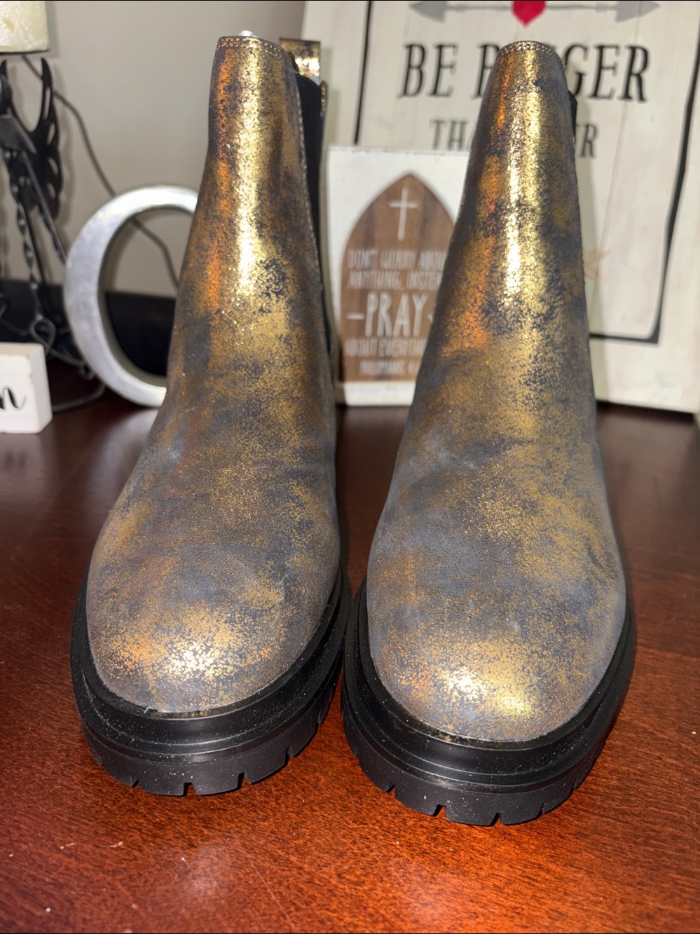Lauren Ralph Lauren Corinne Metallic Gold Distress Chelsea Lug Sole Boots 10 NWT - Picture 6 of 17